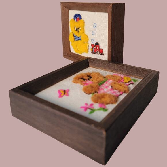 Vintage 1974 Nursery Needlepoint Teddy Bears, Set of Two - Picture 3 of 6